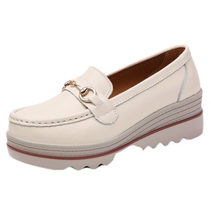 Chaussures compensées à plateforme en cuir véritable pour femme, grande taille, polyvalentes, à semelle épaisse, style décontracté, pour l'automne – Vente chaude - Product Image 5