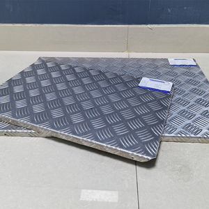 Plaque antidérapante en <span class=keywords><strong>aluminium</strong></span> à motif diamant, en stock, pour marches d'escalier pliées, revêtement de plateforme, matériau de construction extérieur - Product Image 4