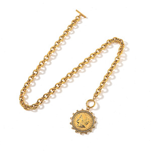Collier en Acier Inoxydable et Titane Plaqué Or 18 carats avec Pendentif Géométrique en Forme de Pièce de Monnaie et Bordure en Cristal Sertie Pavé pour Femme, Bijou Tendance - Product Image 5