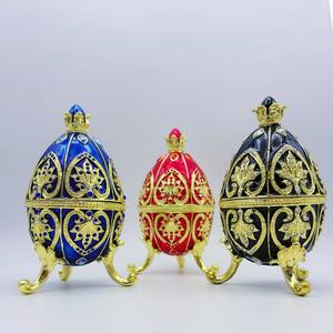 SHINNYGIFTS Œuf de <span class=keywords><strong>Fabergé</strong></span> <span class=keywords><strong>Style</strong></span> Décoratif, Bijou Peint à la Main, Œuf de Pâques Émaillé à Charnière, Cadeau Unique pour la Famille, Rangement en Métal - Product Image 2