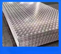 1060 3003 5052 5083 6061 Lembaran Aluminium Paduan Bermotif Anti-selip Berlapis Warna Lembaran Kotak-kotak Bergelombang Plat Berlian