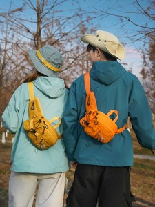 Sac banane tendance et décontracté pour couple, style sportif, sac à dos multifonctionnel pour bouteille d'eau, idéal pour les voyages en extérieur, en nylon - Product Image 1