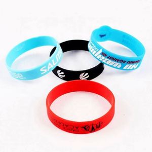 Bracelets en tissu écologiques gaufrés fins pour événements sportifs – Vente en gros - Product Image 2