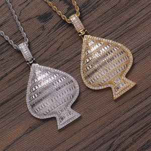 Grand pendentif cœur de pique, accessoires hip-hop, zircon en cuivre, chaîne avec pendentif cœur de pique tridimensionnel. - Product Image 2