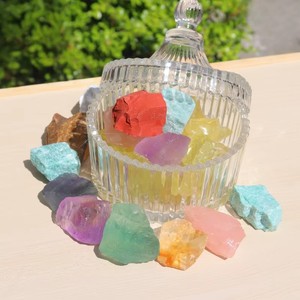 Difusor <span class=keywords><strong>de</strong></span> cristal natural Difusor <span class=keywords><strong>de</strong></span> piedras preciosas crudas Cristal Crudo vendido por <span class=keywords><strong>kilo</strong></span> varios cristales para difusor curativo - Product Image 1