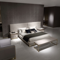 Neuestes modernes Schlafzimmer-Set Möbel Licht Luxus-Doppelbett großer Kopfbrett geeignet für Hotels und Villen