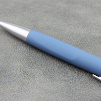 Stylos en plastique bon marché en gros, logos personnalisés, plusieurs couleurs, impression UV, encre noire 1,0 mm, stylos cadeaux pour hôtel, stylos à bille