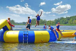 Parco Acquatico Gonfiabile in PVC, Oggetti Galleggianti per Giochi d'Acqua per Bambini, Trampolino per Sport e Avventura, Uso per Asili - Product Image 2