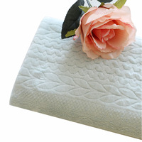 Tissu de flanelle de fleur de coupe imprimé en relief de tapisserie d'ameublement de 100% polyester pour la couverture