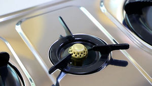 Estufa de Gas de Acero Inoxidable de Tres Quemadores, Placa de Cocción Duradera para la Eficiencia de la Cocina - Product Image 3