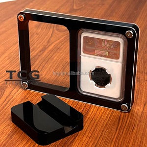 TCG แท่นโชว์อะคริลิคใสแบบสั่งทำสำหรับพิธีราชาภิเษก2023กษัตริย์ชาร์ลส์ III กันทอง PF70ที่มีคะแนนสูง - Product Image 3