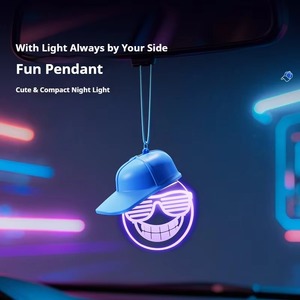 Lampe LED suspendue pour voiture, pendentif lumineux mignon en forme de casquette, accessoire de décoration intérieure - Product Image 3