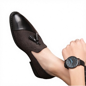 รองเท้าผู้ชายสไตล์เรโทรสำหรับฤดูใบไม้ผลิและฤดูใบไม้ร่วง รองเท้าทางการทรงหัวแหลม แฟชั่นใหม่สไตล์อังกฤษ สวมใส่สบาย ดีไซน์หนังแบบสวม - Product Image 1