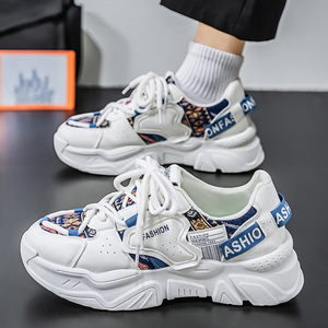 รองเท้ากีฬาผู้ชายดีไซน์ใหม่รับฤดูใบไม้ผลิ  หน้าผ้าตาข่าย พื้นรองเท้า EVA ช่วยลดแรงกระแทก กันลื่น พื้นยางสำหรับทุกฤดู น้ำหนักเบา - Product Image 3