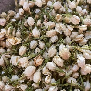 Pétales de <span class=keywords><strong>fleurs</strong></span> séchées en vrac - 16 variétés d'herbes naturelles pour confettis de mariage, bombes de bain, fabrication de bougies et de savons - Product Image 3