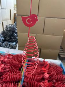 Mangeoire automatique spirale <span class=keywords><strong>pour</strong></span> oiseaux sauvages, suspendue, argentée, 7*35cm, <span class=keywords><strong>pour</strong></span> jardin, écologique, en fer, <span class=keywords><strong>pour</strong></span> friandises et boules <span class=keywords><strong>de</strong></span> <span class=keywords><strong>graisse</strong></span> - Product Image 3