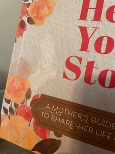 Mom I Want Hear <strong>Your</strong> Story Guided Journal Lavender Edition <strong>Beautiful</strong> Craft Mothers Share Their Life <strong>Love</strong> (Hear <strong>Your</strong> Story Books)