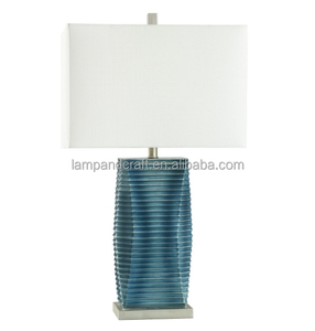 Lámpara de Mesa Tradicional de Metal Bronce con Pantalla de Lino Natural para Decoración del Hogar, Dormitorio, Vestíbulo de Hotel, Habitación de Hotel - Product Image 3