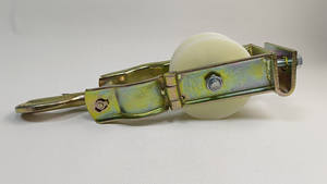 Migliore vendita resistente in alluminio strumento per la posa di cavi per ruote in Nylon nuovo cavo aereo che tira il rullo per cavi con gancio - Product Image 5