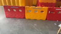 Barrera de plástico para seguridad vial, diseño Popular, Jersey de seguridad para el tráfico