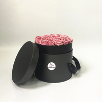 Boîte à fleurs en rose préservée avec motif éléphant et oiseau, revêtement UV, doublure en éponge, laminage mat, gaufrage, matériaux recyclés, personnalisable