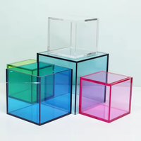 Cube carré de boîte d'affichage en acrylique translucide coloré sur mesure pour la décoration intérieure jolies boîtes-cadeaux maquillage bijoux mallette de rangement pour bonbons