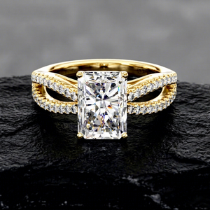 Anillo de compromiso de diamante cultivado en laboratorio con corte radiante, oro macizo, banda pavé vintage de tallo dividido, joyería fina, hecho a medida, regalo de aniversario - Product Image 1