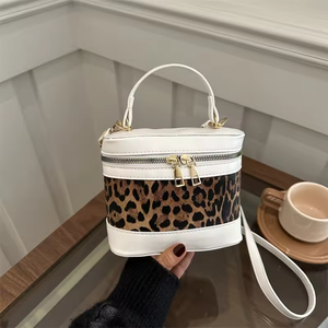 กระเป๋าสะพายข้างพิมพ์ลายเสือดาว PU นิ่มลำลองความจุขนาดใหญ่กระเป๋าสะพายไหล่แฟชั่นส่วนบุคคลกระเป๋าผู้หญิงคุณภาพสูง - Product Image 1