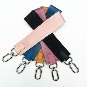 Correa de Nylon para Muñeca con Logotipo Tejido en Relieve, Impreso, Personalizado, con Gancho para Teléfono y Cartera - Product Image 4