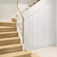 Armoires d'attage en bois massif sur mesure pour escalier, design moderne de précision, solutions de rangement intérieur durables et écologiques, garantie 3 ans