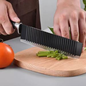 Juego de Cuchillos de Cocina de Acero Inoxidable con Mango Negro en Forma de Herradura y Patrón Ondulado, Juego de Seis Piezas en Caja de Regalo - Product Image 2