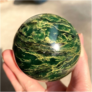 Esfera de Esmeralda Tallada a Mano, Cristal Natural Pulido, Artesanía Curativa, Decoración para el Hogar con Temas de Feng Shui y Mascotas, Venta al Por Mayor - Product Image 1