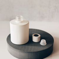 Bouteille vide de diffuseur de roseau de parfum d'huile essentielle de parfum en verre dépoli blanc rond de luxe de 120ml