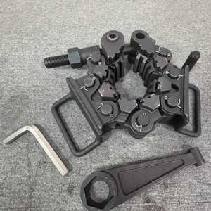Alat Kepala Sumur API 8C Cast Iron Merek JCPT WA-C 9 5/8 inci 12 Link Penjepit Pengaman Casing - Product Image 1