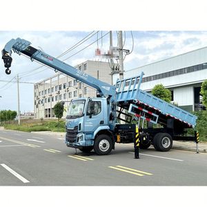 Camion-grue Dongfeng équipé d'une flèche télescopique de 8 tonnes, agile et flexible, idéal pour les travaux de manutention de ciment et d'acier sur courtes distances - Product Image 5