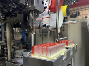 Máquina automática de mechones de 3 ejes Meixin, máquina de fabricación de cepillos de limpieza de zapatos de mano de plástico - Product Image 5