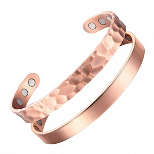 Antique Creations - Juego de Pulseras Magnéticas de Cobre Puro de Lujo con Acabado Liso Martillado, Diseño Exquisito, Regalo Personalizado - Product Image 1