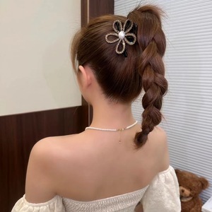 Pinza para el pelo de lujo estilo coreano con diamantes de imitación y diseño de girasol, pinza de tiburón hueca para peinados recogidos, soporte para cola de caballo alta - Product Image 5