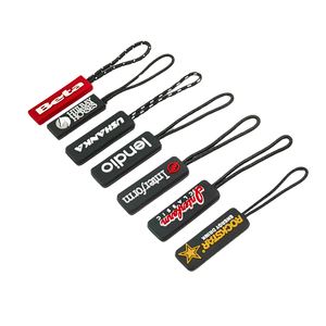 맞춤형 TPU PVC 실리콘 플라스틱 지퍼 풀러 개인화 된 로고 풀 탭 의류 가방 야외 장비 스포츠웨어 - Product Image 1