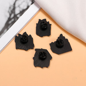 Broche de Solapa Personalizado de Aleación de Zinc con Esmalte Suave, Diseño Creativo de Dibujos Animados de <span class=keywords><strong>Calcifer</strong></span> Flame, Recuerdo de Anime, Regalos para Mujeres, Bodas y Fiestas - Product Image 4