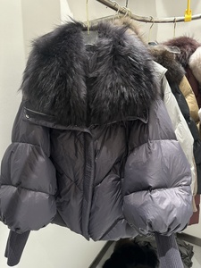 OUDINA Nuovo <span class=keywords><strong>Cappotto</strong></span> Invernale da <span class=keywords><strong>Donna</strong></span> <span class=keywords><strong>con</strong></span> Cappuccio e Grande Collo in <span class=keywords><strong>Pelliccia</strong></span>, Imbottito in Piuma d'Oca Bianca di Alta Qualità - Product Image 5