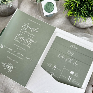 Invitation de mariage de couleur vert sauge personnalisée Invitations folio à trois volets avec inserts étagés texturés blancs. - Product Image 2