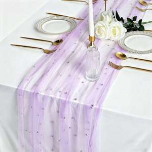 Chemin de table luxueux en dentelle et perles, taille et couleur personnalisables, qualité durable, idéal pour les organisateurs d'événements et de festivals. - Product Image 1