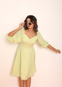 Mini-robe vert lime à manches bouffantes, robe décontractée pour femme, en tissu léger, coupe confortable, silhouette ludique - Product Image 5