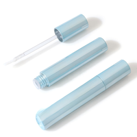 Klassische lange, gerade Lipgloss-Tube mit Lasergravur, dünner Applikator, Concealer-Tube, flüssiger Lidschatten, Kosmetikverpackung