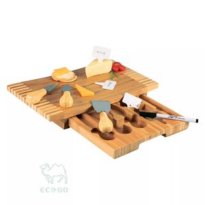 Tabla de quesos de bambú multifuncional con divisores para servir aperitivos de fiesta - Product Image 1