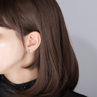 E185 Boucles d'oreilles pendantes pour guitare asymétrique punk mignonne avec note musicale en zircon pour filles bijoux de mode pour femmes