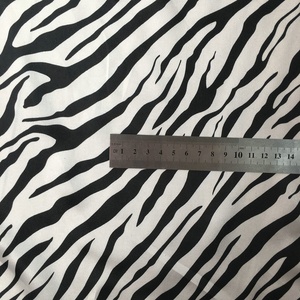 Bán Buôn 100% Polyester Tinh Khiết Ngựa Vằn Động Vật Voan In Vải Dệt Đồng Bằng Nhuộm Vải - Product Image 3