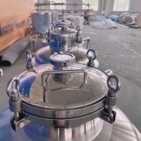 Fermenteur conique à double enveloppe de 150 L en acier inoxydable, cuve de fermentation de bière avec raccords de carbonatation, unité isolée pressurisée