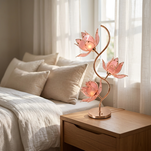 Lampe de table décorative moderne à fleurs, abat-jour en acrylique rose, base en métal, commande tactile, intensité réglable, lumière chaude 3000K, éclairage de bureau pour chambre à coucher - Product Image 1